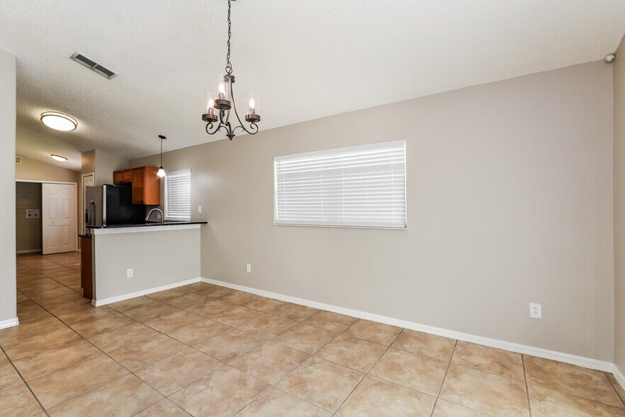Building Photo - 3246 Bellingham Dr