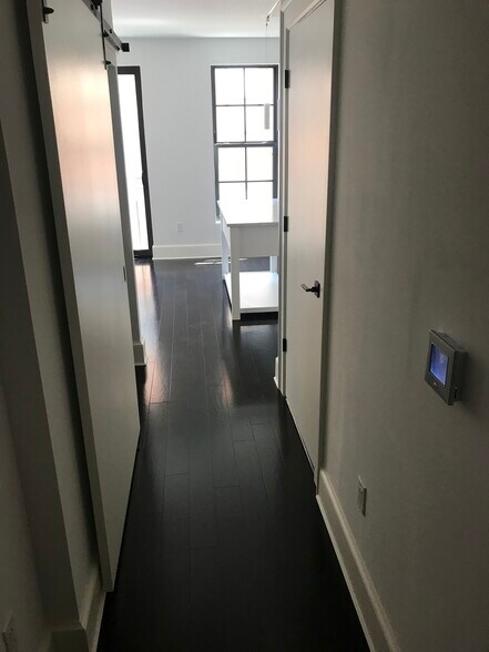 Building Photo - 1011 M St NW