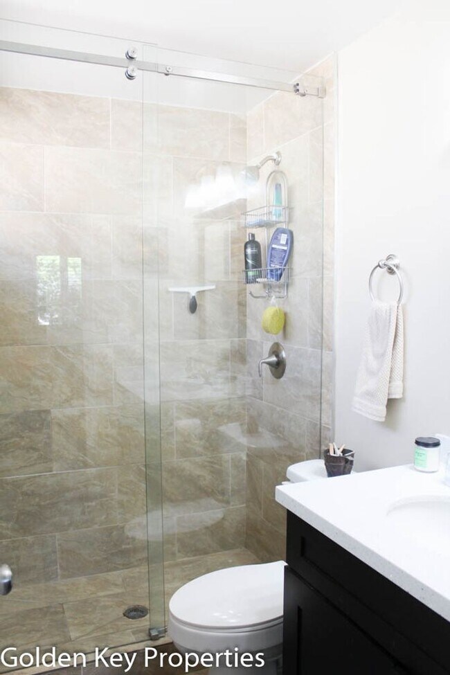 Building Photo - Single Story Home In Oceanside! Close to a...
