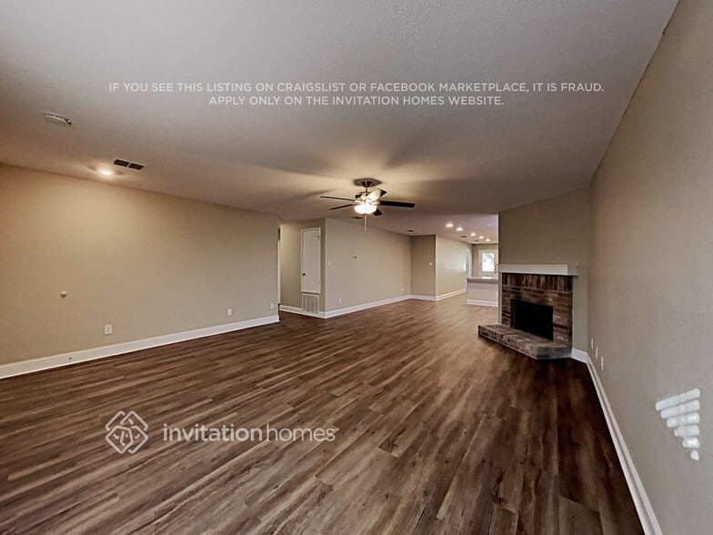 Building Photo - 2361 Live Oak Dr