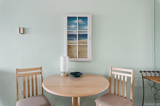 Building Photo - 274 Dune Rd