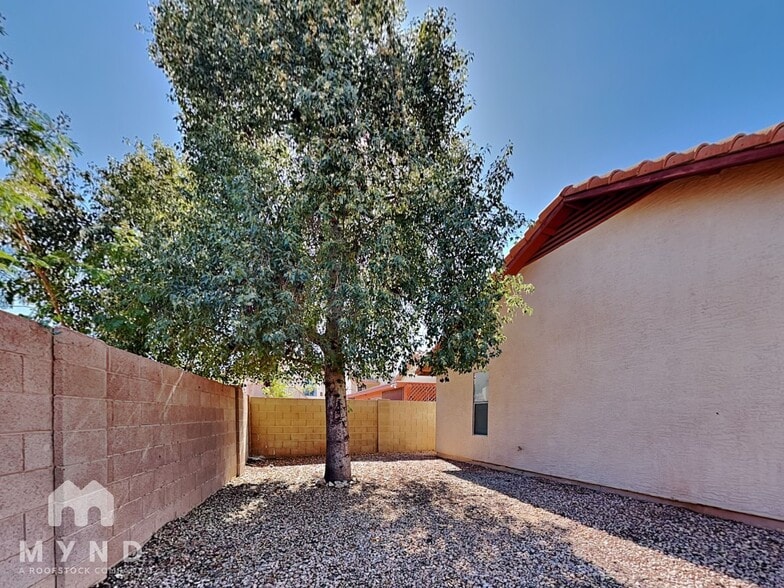 Building Photo - 4545 N 67th Ave