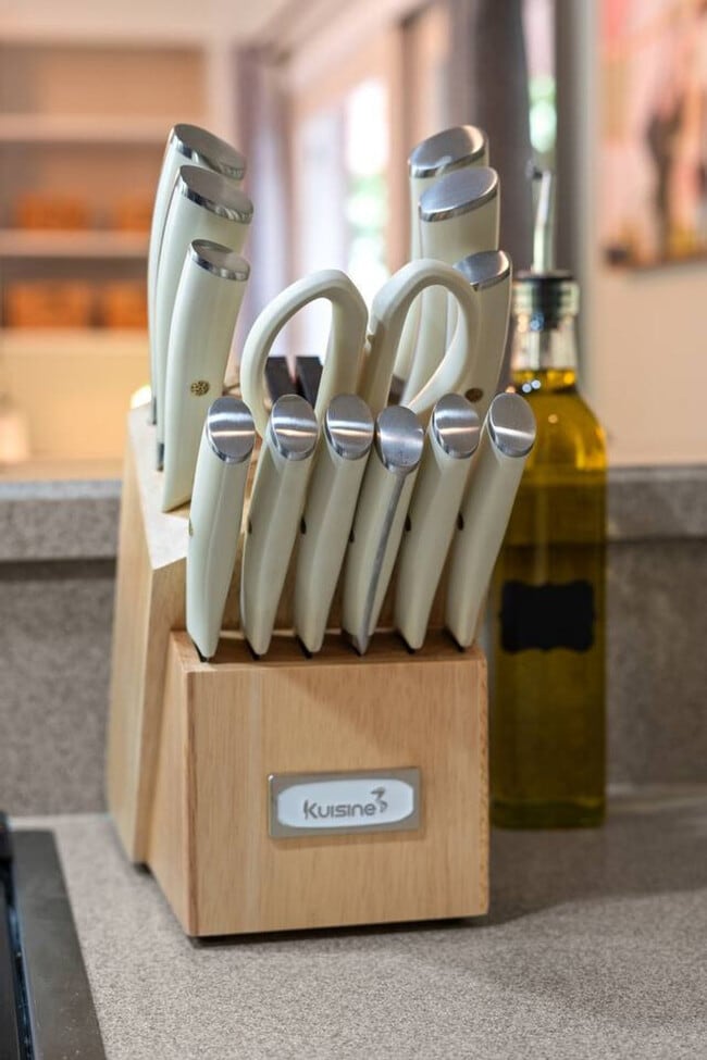 Building Photo - 1618 Cooper Lake Rd SE