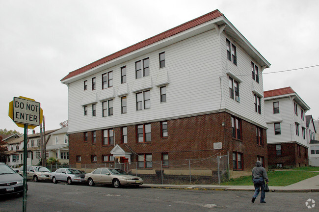 Building Photo - 1322-1328 Clinton Ave