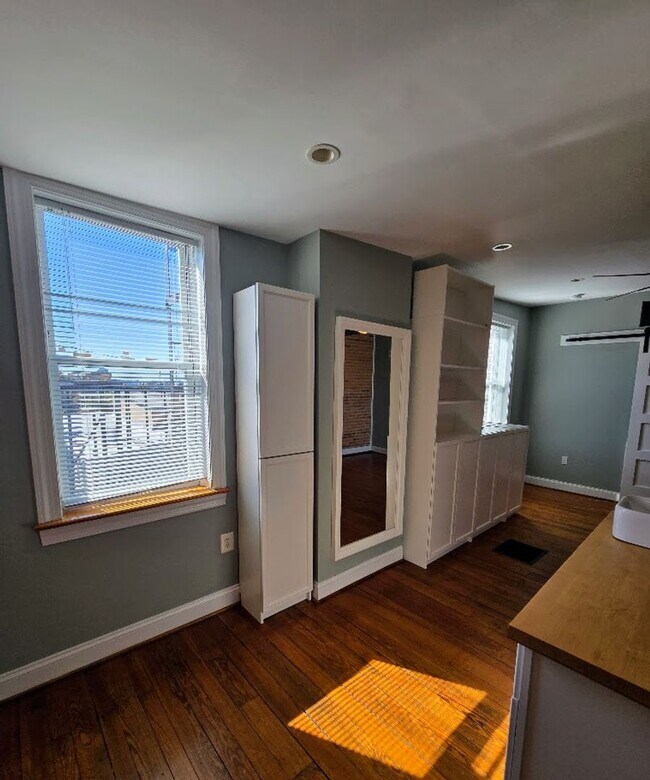 Building Photo - 239 S Collington Ave