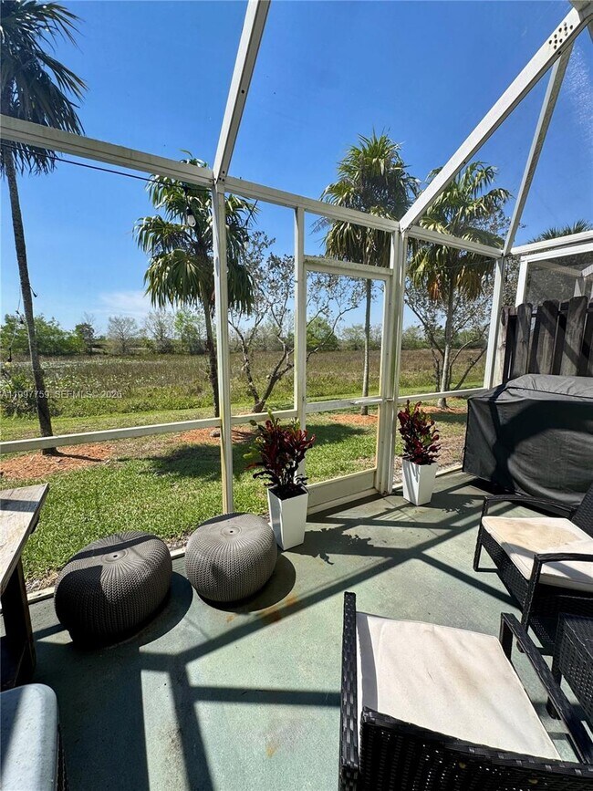 Building Photo - 2469 Cordoba Bend