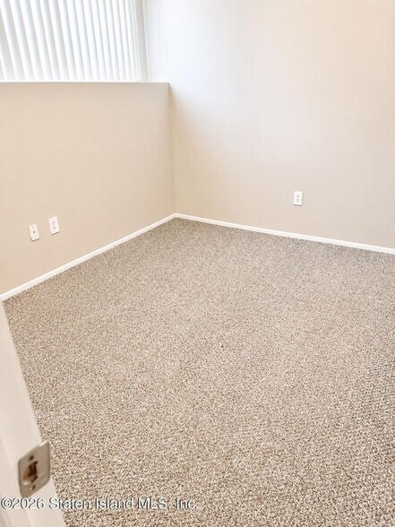 Building Photo - 146 Bayview Ln