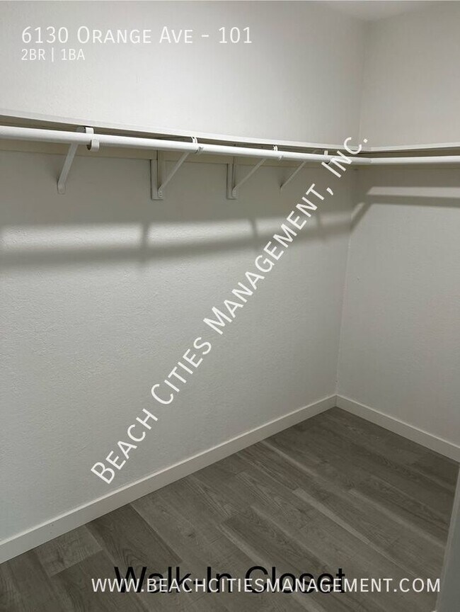 Building Photo - Remodeled Lower Unit
