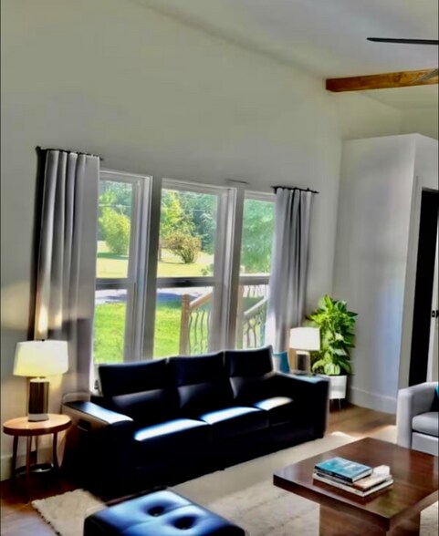 Building Photo - 1713 5th St