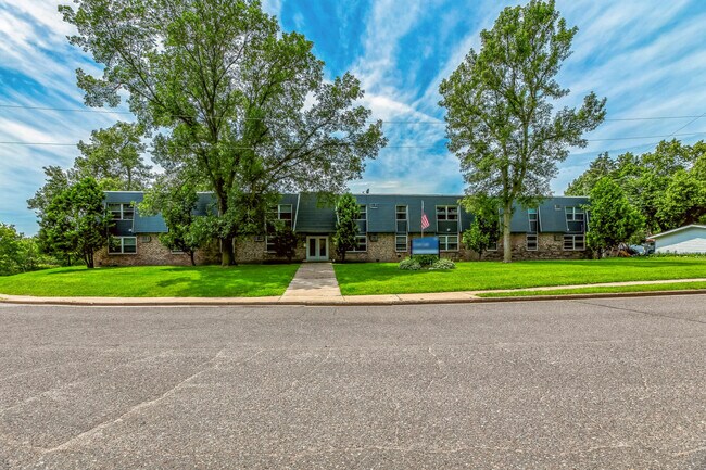 Building Photo - Clear Lake Apartments