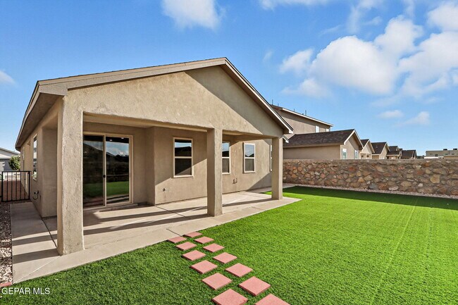Building Photo - 533 Twilight Dr