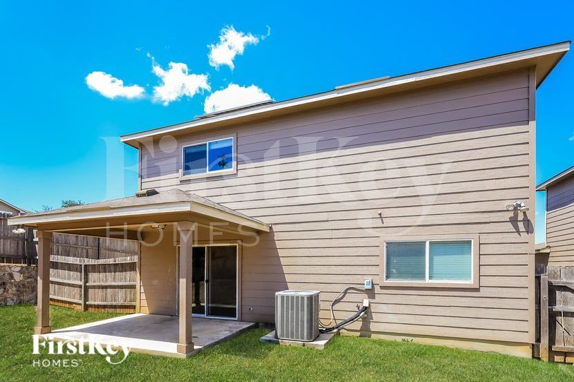 Building Photo - 114 Prato Palma