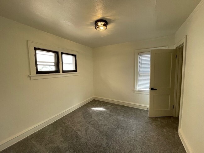 Building Photo - 3158 N 39th St