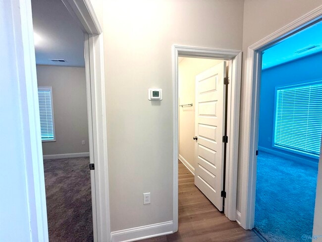Building Photo - 4018 Rockland Cir SE