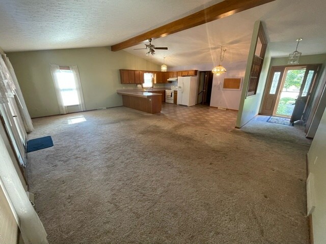 Building Photo - 142 Takacs Dr