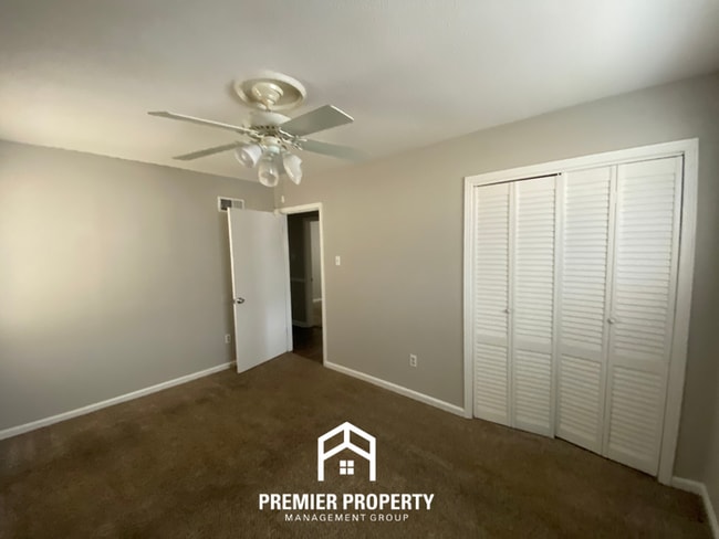 Building Photo - Charming 3BR Memphis Home with Hardwood Floors & Fenced Backyard