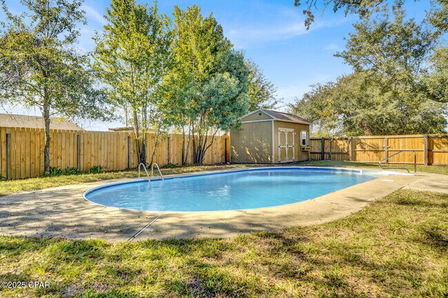 Building Photo - 5204 Park St