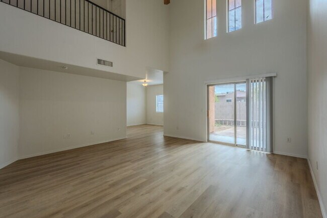 Building Photo - $500.00 MOVE-IN CREDIT TOWARDS FIRST MONTH RENT!!!!!!!! Beautiful Santa Rita Townhome in Sahuarita!!