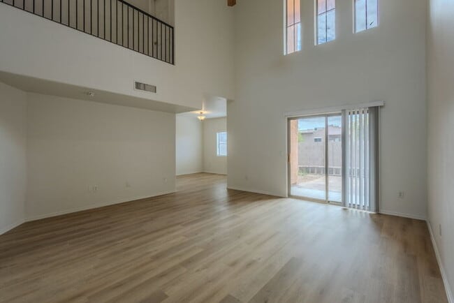 Building Photo - Beautiful Santa Rita Townhome in Sahuarita!!