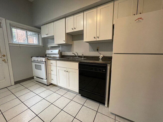 Building Photo - 625 Bellefonte St