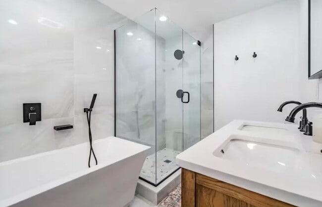 Building Photo - Utilities Included - (DECEMBER ONLY) Furnished 3-Bedroom Home with Private Heated Pool, Spa & More!