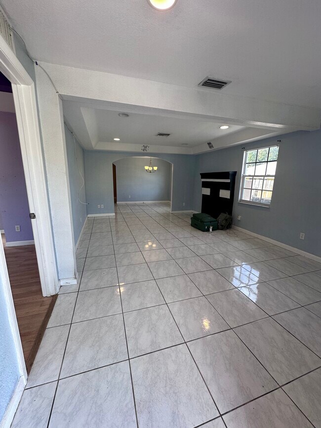 Building Photo - 816 20th St