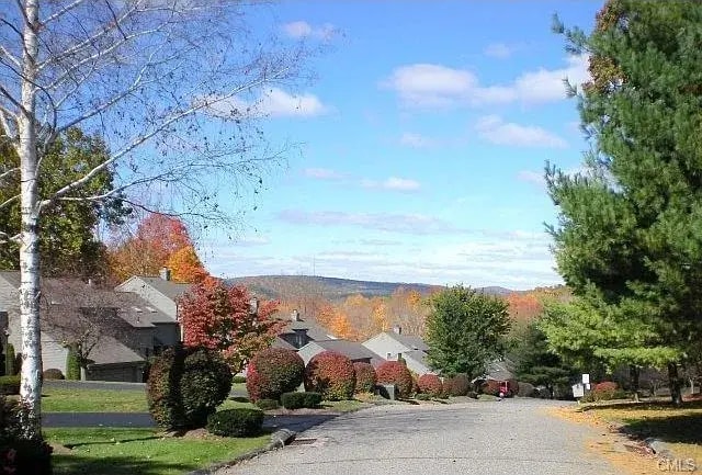 Building Photo - 41 Ledgewood Dr