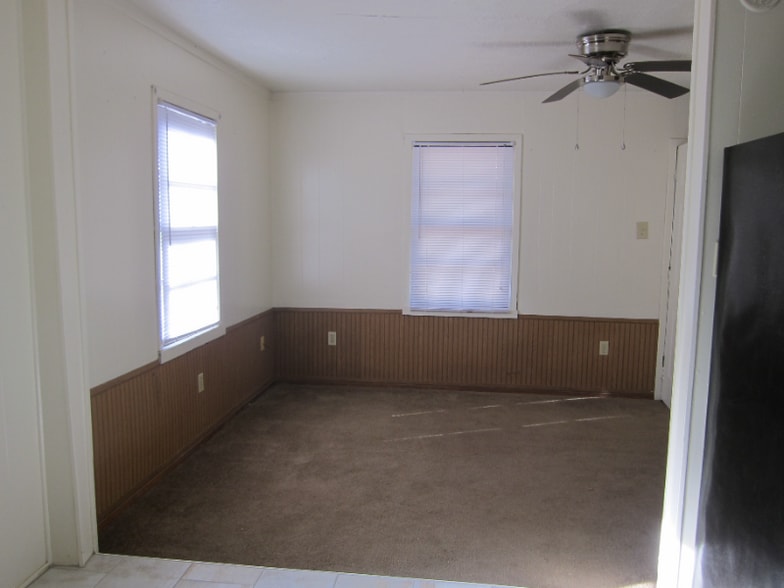 Building Photo - 414 Trinity St