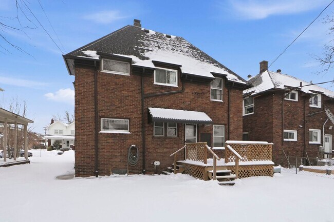 Building Photo - 714-716 Packard Ave