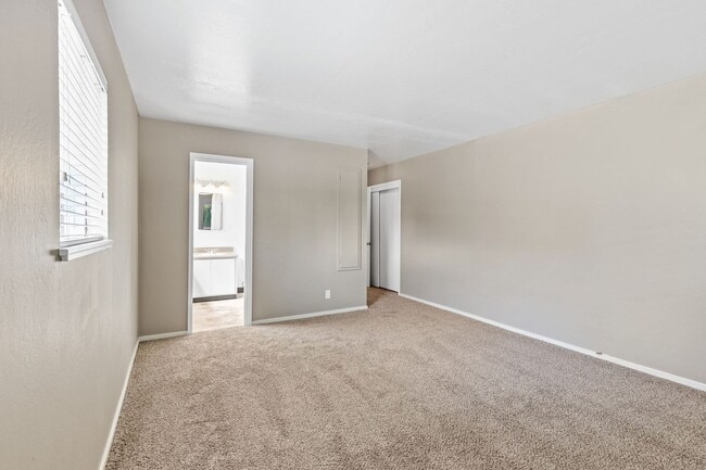 Building Photo - Charming Single-Level 3 Bedroom, 2 Bath Home