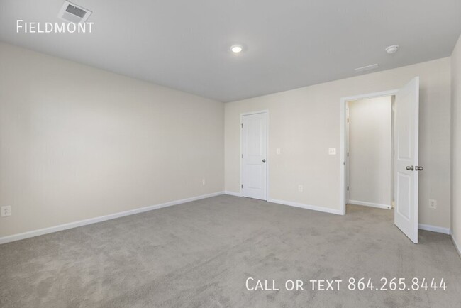 Building Photo - Charming 4-Bed, 3-Bath Townhome with High-...