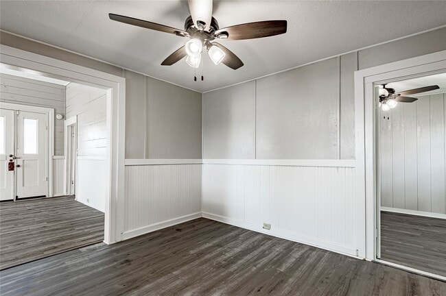 Building Photo - 246 FM 405