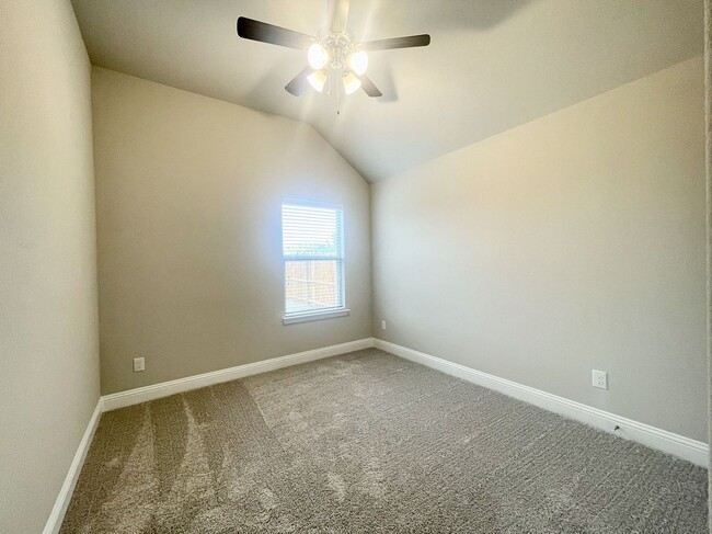 Building Photo - 3002 Pronghorn Dr