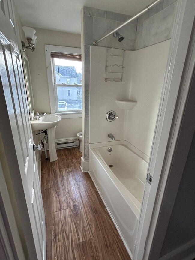 Building Photo - 532-534 N Courtland St