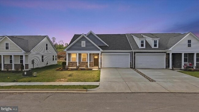 Building Photo - 115 Trellis View Ln