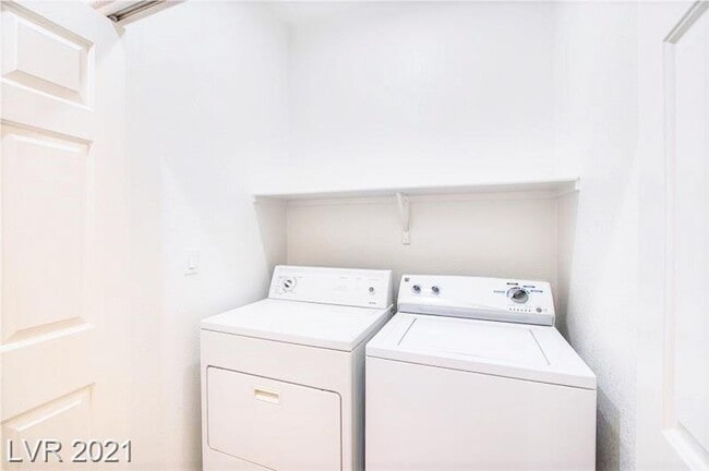 Building Photo - 10616 Calico Pines Ave