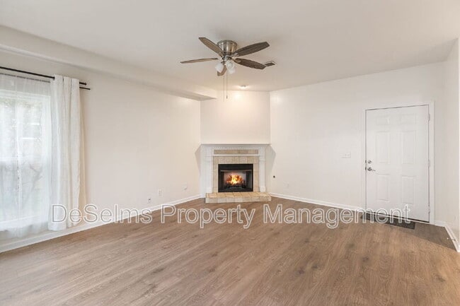 Building Photo - 1405 S Glenleigh Ct