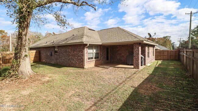 Building Photo - 16509 Lexington Ct