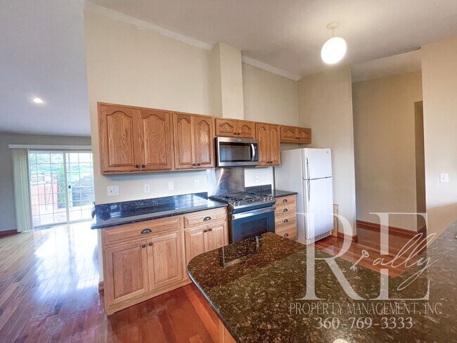 Building Photo - Stunning Rambler