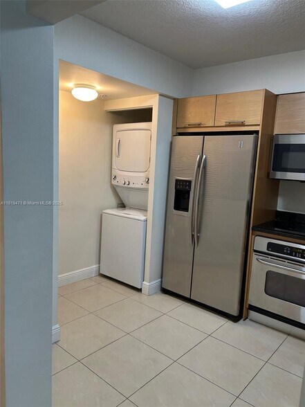 Building Photo - 31 SE 5th St