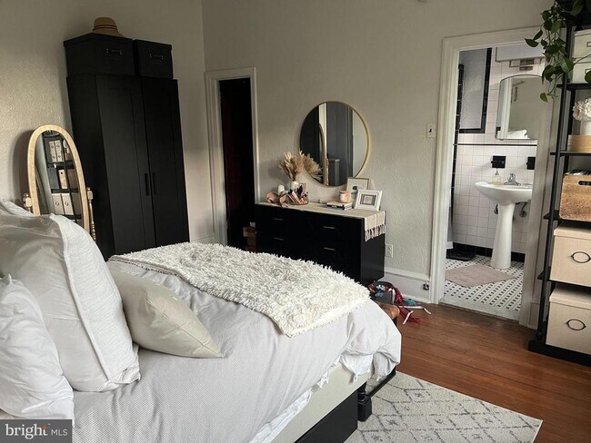 Primary Photo - 335 S 4th St