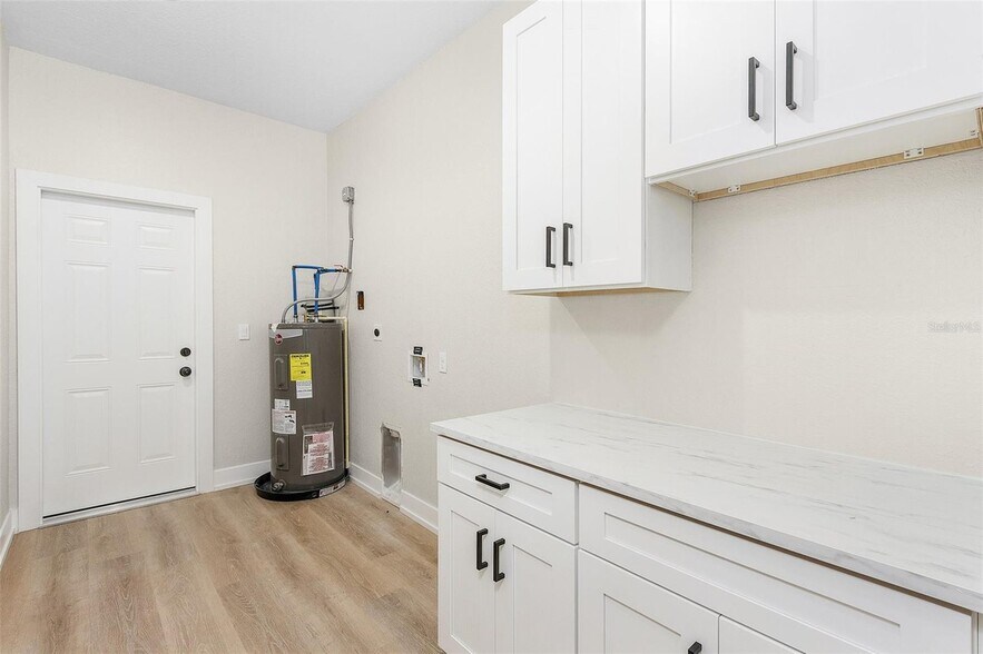 Building Photo - 9225 Arberg St