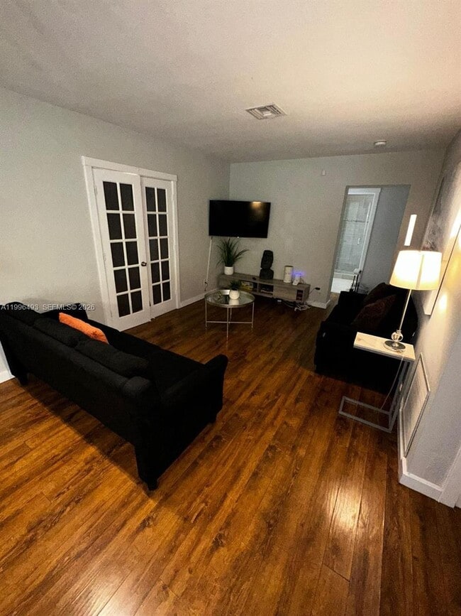 Building Photo - 1448 Dewey St