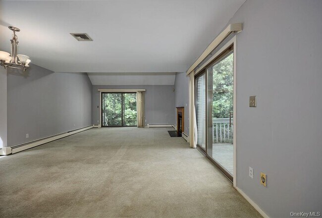 Building Photo - 23 Evon Ct
