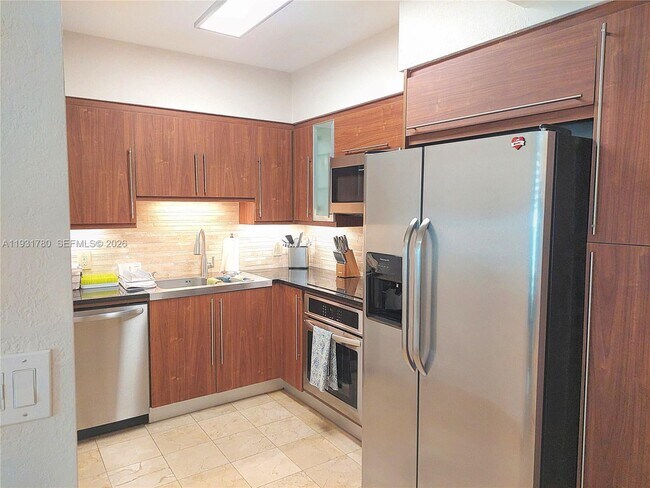 Building Photo - 6365 Collins Ave