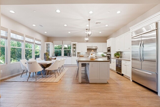 Building Photo - Exceptional Remodeled & Professionally Fur...