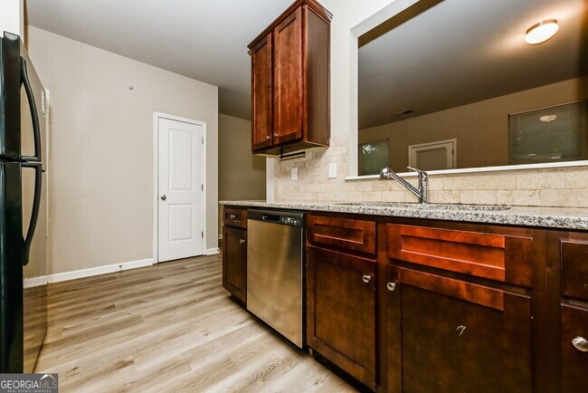 Building Photo - 3281 Pennington Dr