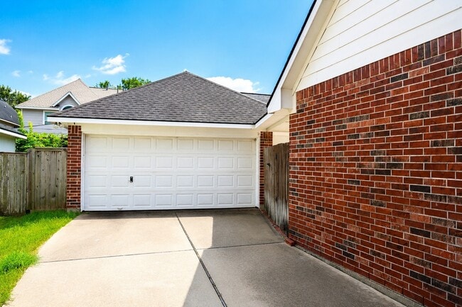 Building Photo - 3906 Lakeridge Canyon Dr