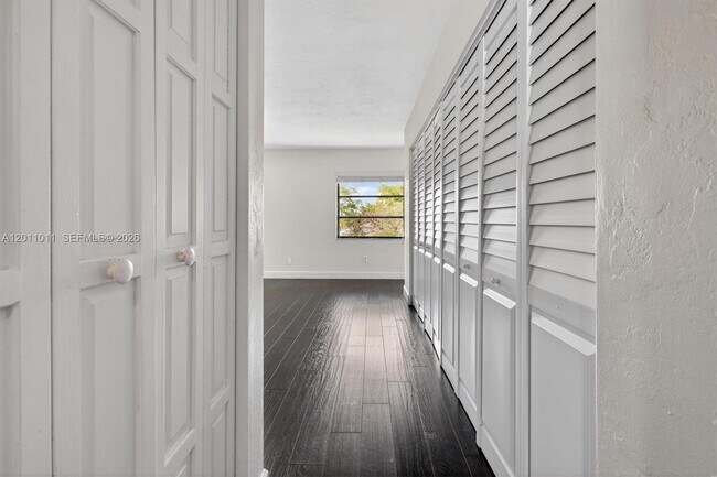 Building Photo - 8855 SW 62nd Terrace
