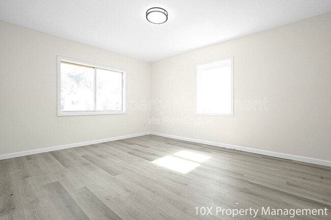 Building Photo - 683 S Wheatland Ave